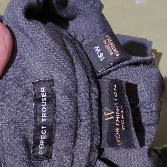 Straight leg, plain front dress pant - Picture 3 of 3